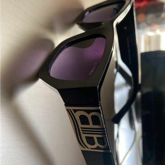 NEWBALENCIAGA GLASSES